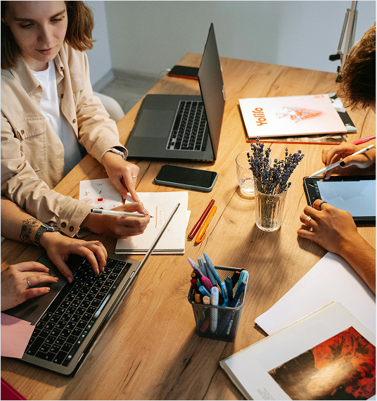 lady-with-laptop
